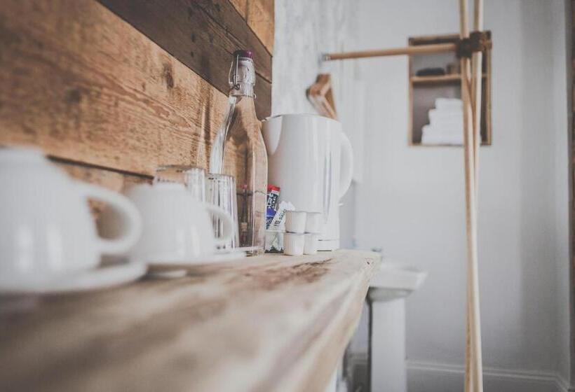 バスルーム共有のトリプルスタンダード, Antique House B&b