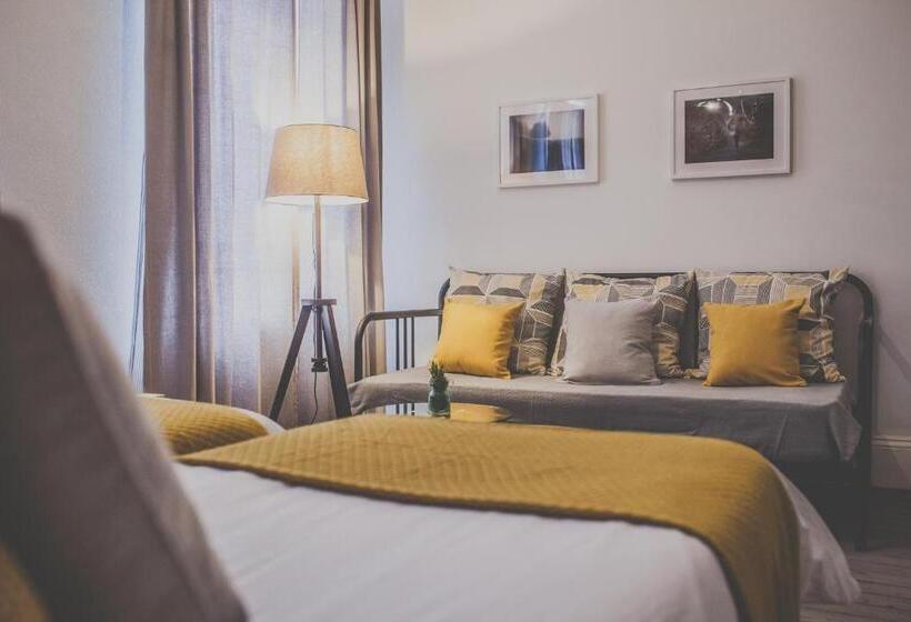 标准三人间共用浴室, Antique House B&b