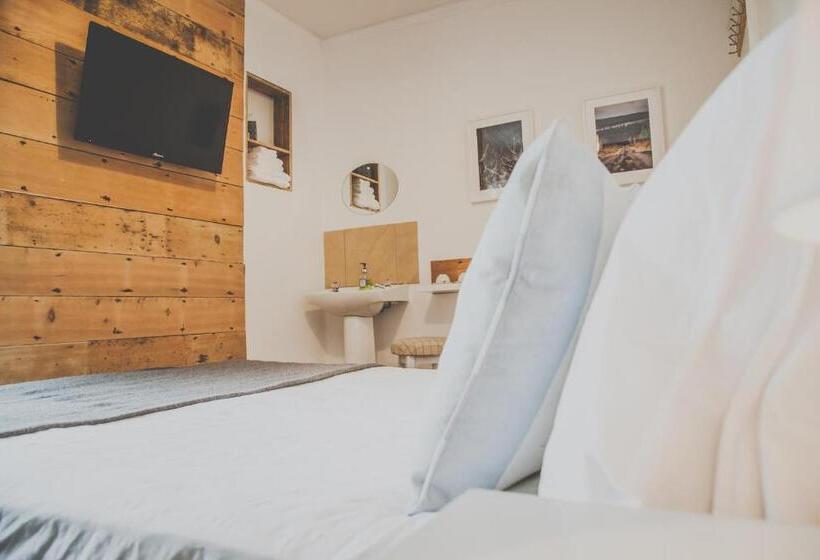 带共用浴室的标准房间, Antique House B&b