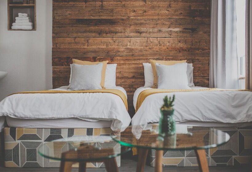 标准三人间共用浴室, Antique House B&b