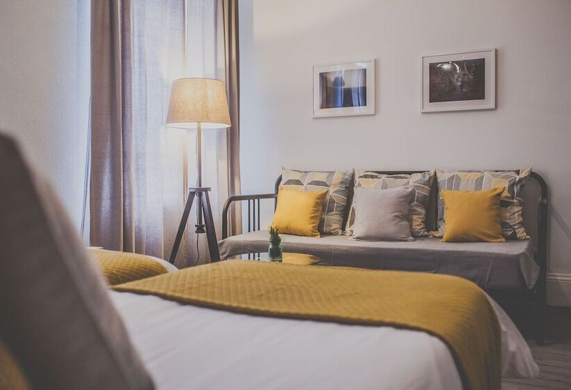 标准三人间共用浴室, Antique House B&b