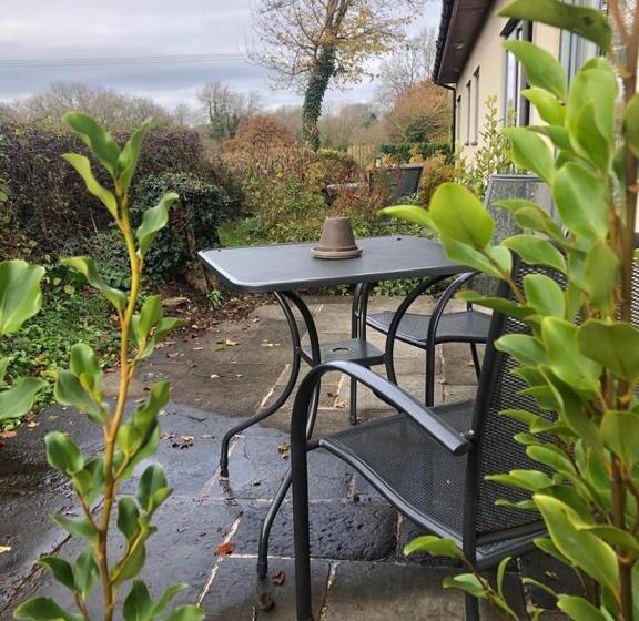 家庭间, Accommodation Bristol Airport