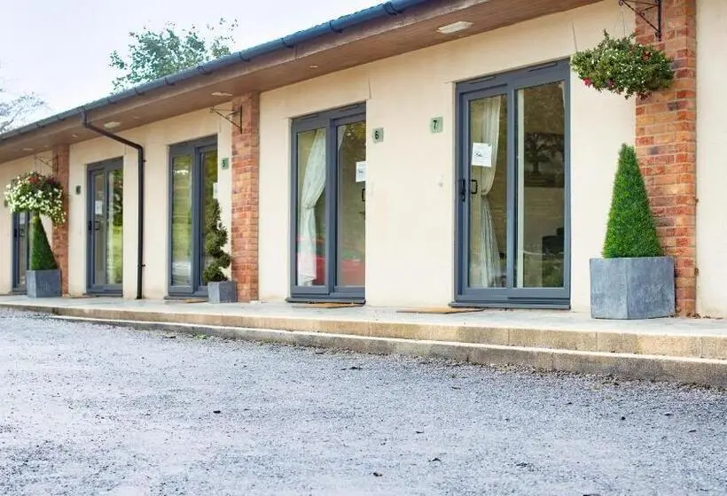 Standard Kolmen Hengen Huone, Accommodation Bristol Airport