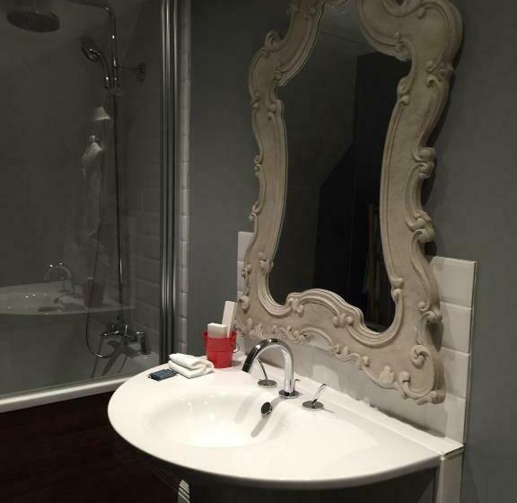 디럭스 룸 킹사이즈 침대, Montpellier House