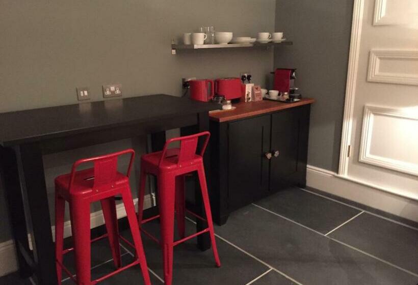 디럭스 룸 킹사이즈 침대, Montpellier House