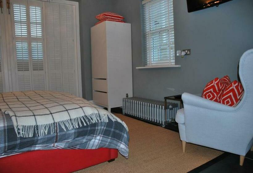 디럭스 룸 킹사이즈 침대, Montpellier House