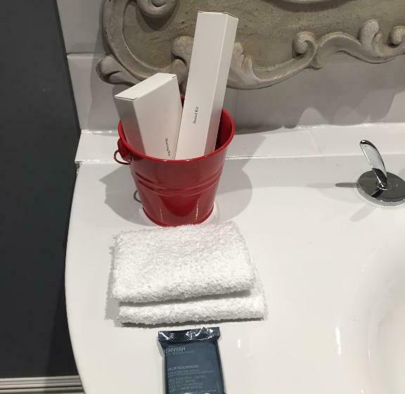 디럭스 룸 킹사이즈 침대, Montpellier House