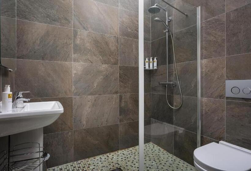 غرفة قياسية, St Johns House Lichfield