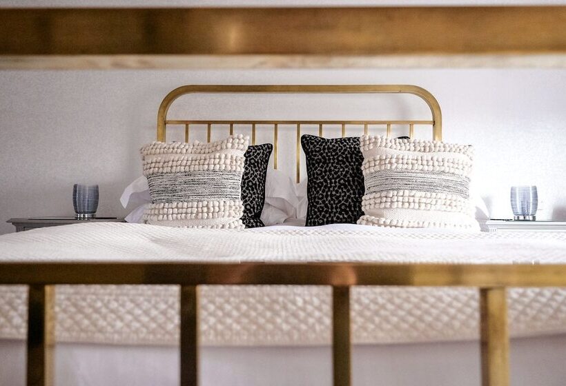 غرفة قياسية, St Johns House Lichfield