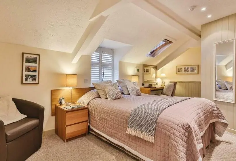 キングサイズベッドのスタンダードルーム, The Coach House Brecon