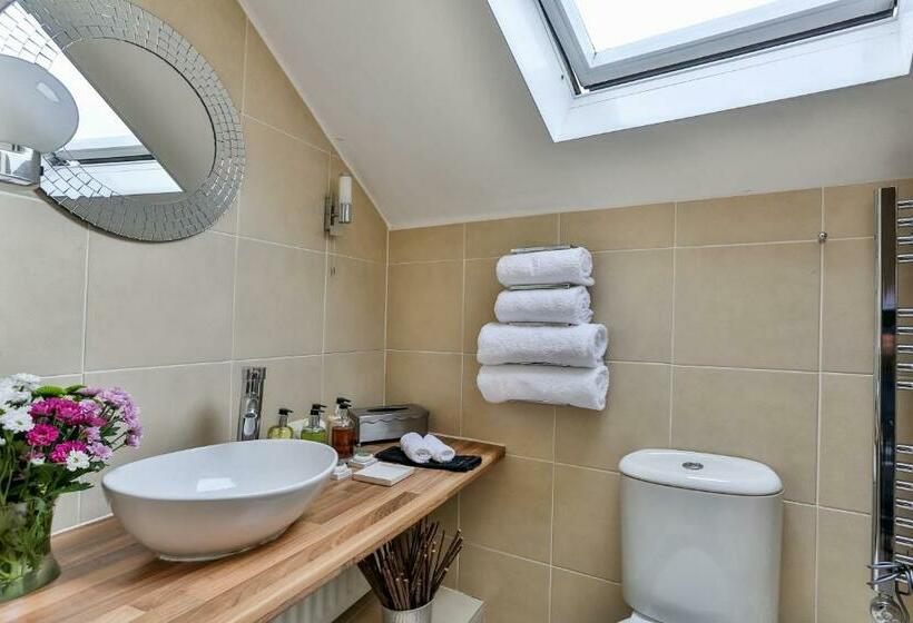 غرفة قياسية, The Coach House Brecon