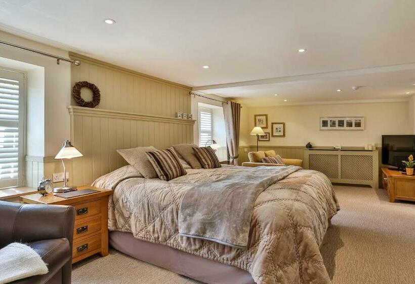 デラックススイート, The Coach House Brecon