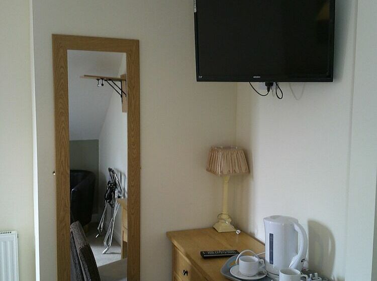 חדר סטנדרט, The Crown