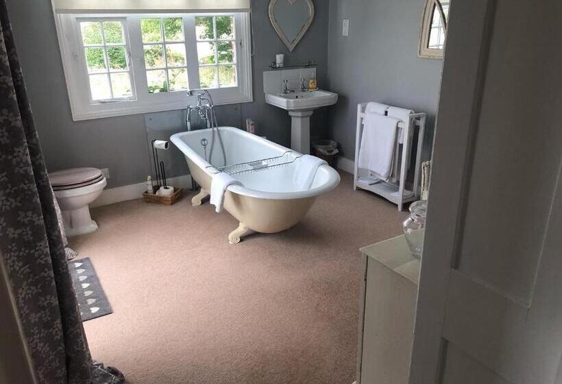 ファミリールーム, Goss Hall