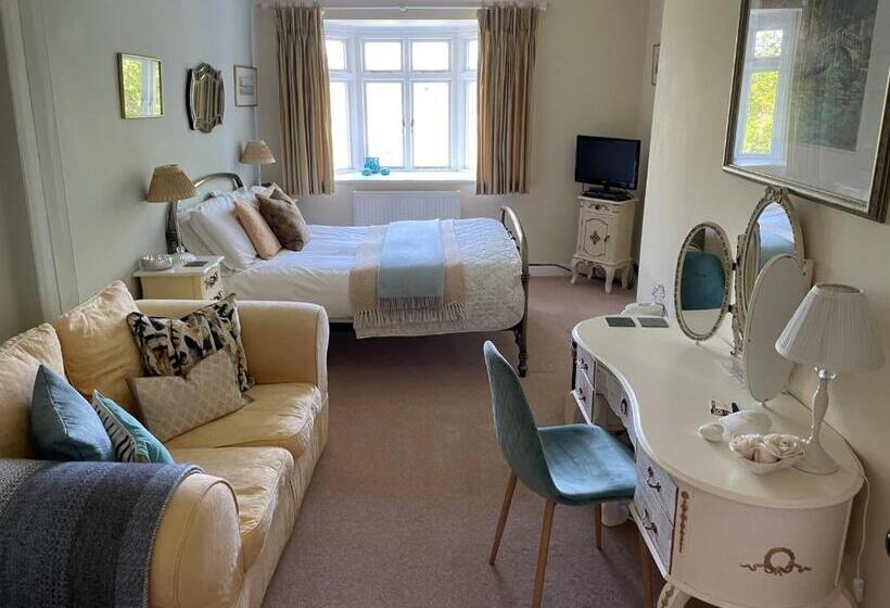 ガーデンビュースタンダードルーム, Goss Hall