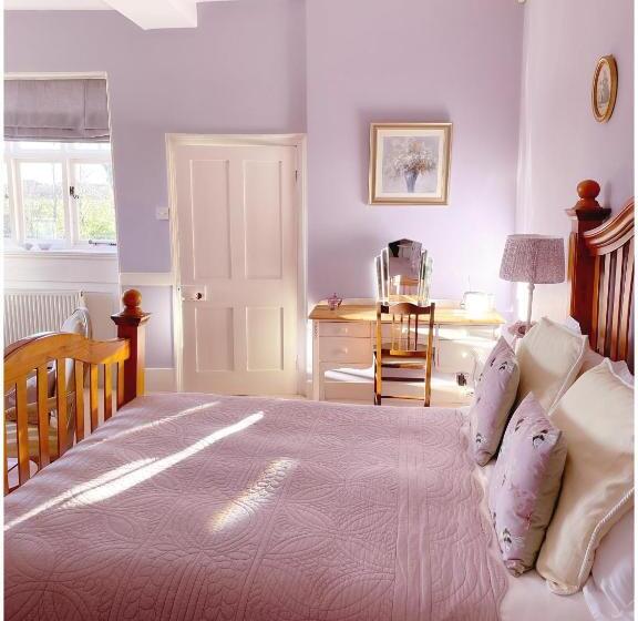 ファミリールーム, Goss Hall