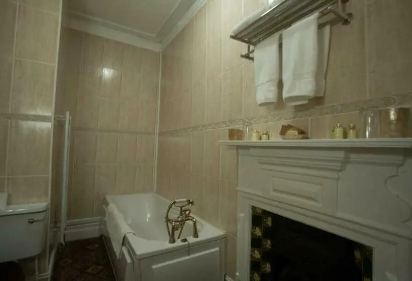 Standard-huone, Meifod House