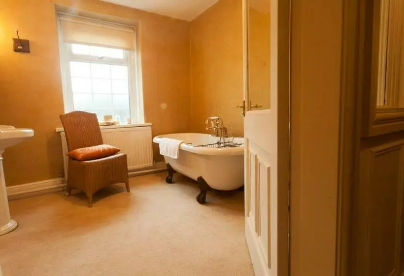 Standard-huone, Meifod House