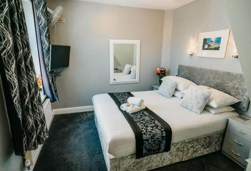 豪华三人间, Minerva