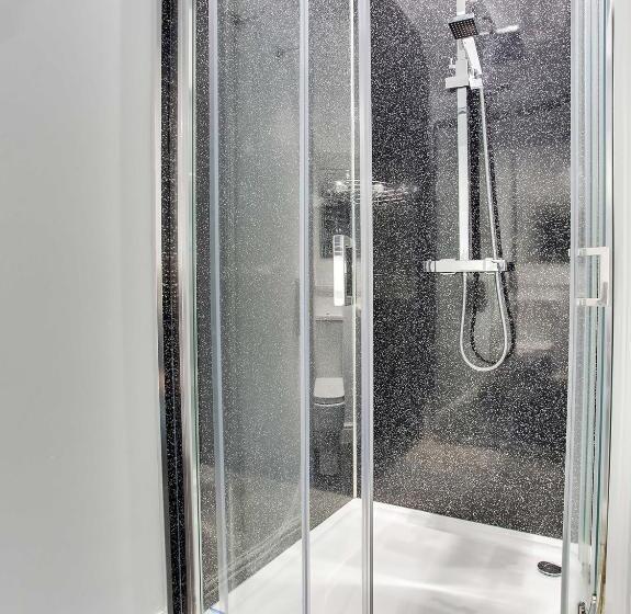 标准三人间, Minerva