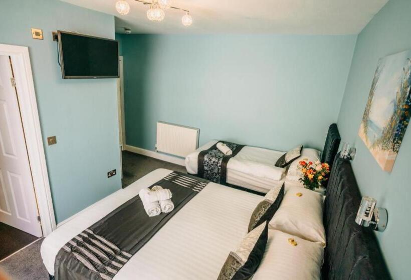 标准三人间, Minerva