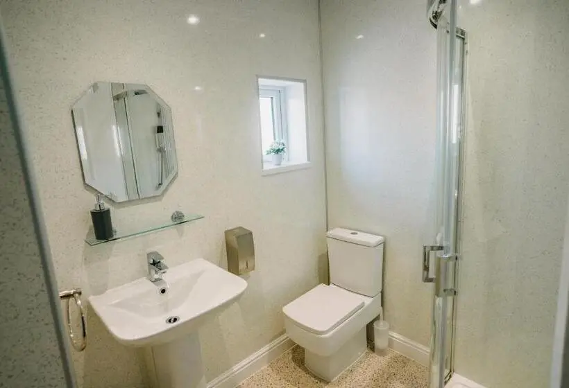 Deluxe Kolmen Hengen Huone, Minerva