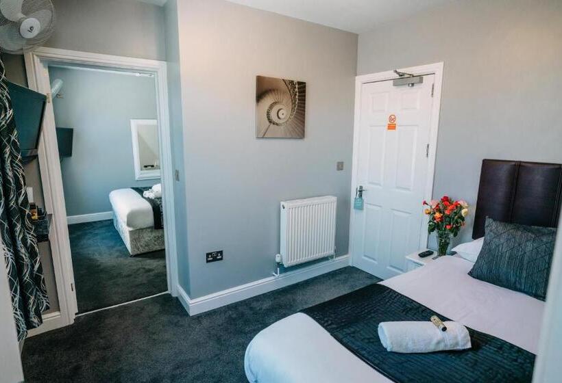 豪华三人间, Minerva