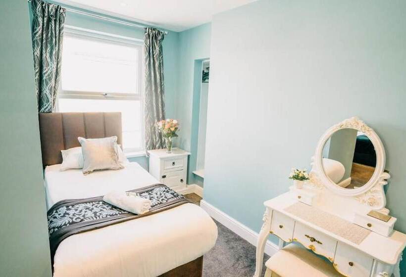 豪华三人间, Minerva