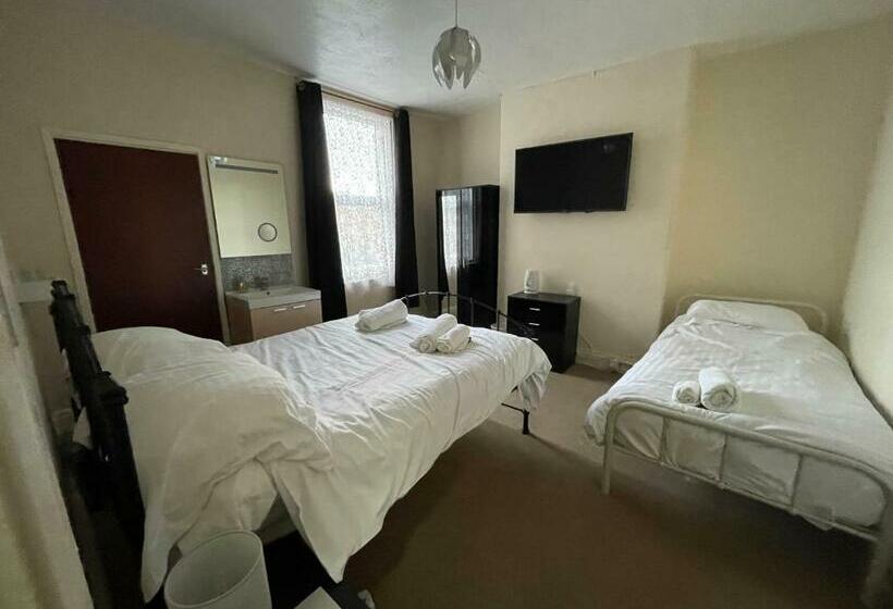 اتاق خانوادگی, South Dene