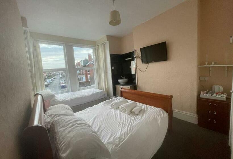 اتاق خانوادگی, South Dene