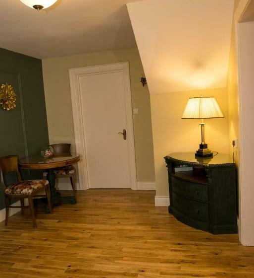 デラックススイート, Walsh S Hotel And Apartments