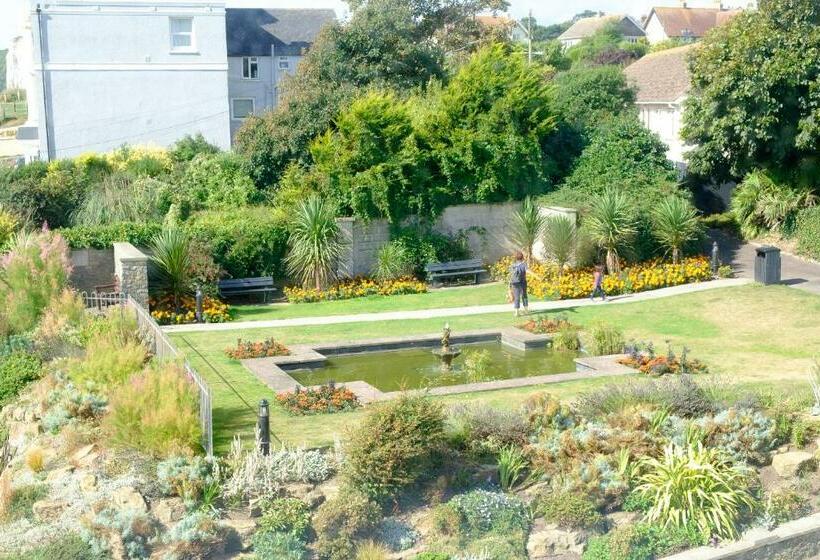 オーシャンビューのデラックストリプルルーム, Pebbles House Room Only