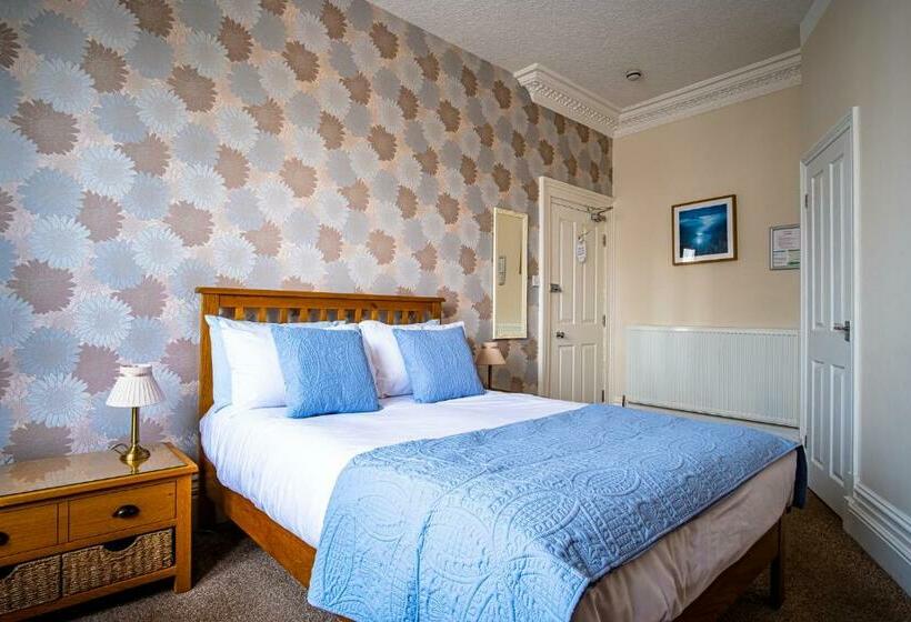 غرفة سوبيريور, Arvon House