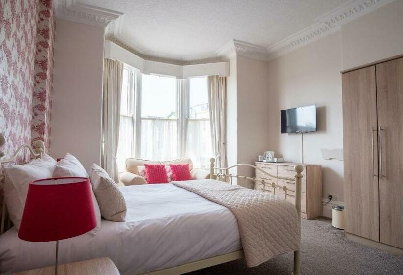 غرفة سوبيريور, Arvon House