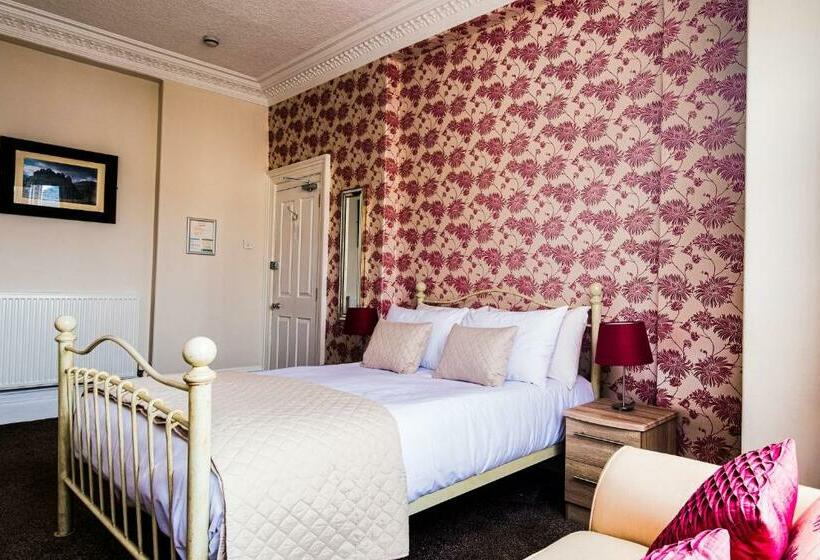 غرفة سوبيريور, Arvon House