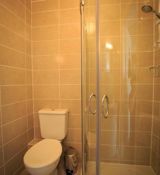 غرفة سوبيريور, Arvon House