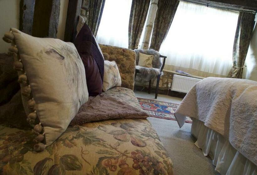 スーペリアールーム, Badgers Hall