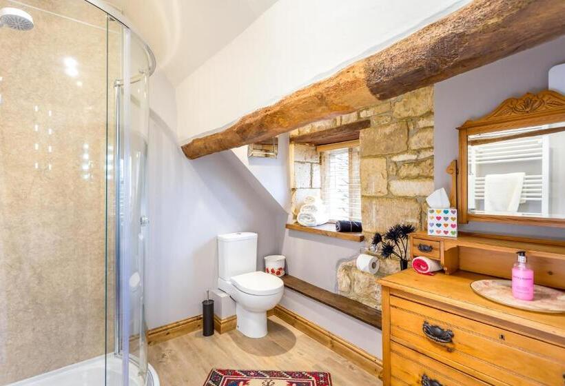 スーペリアールーム, Badgers Hall