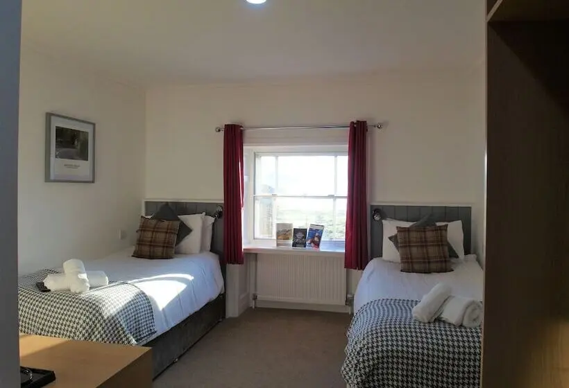 レイクビュースタンダードルーム, Brathay Hall   Brathay Trust