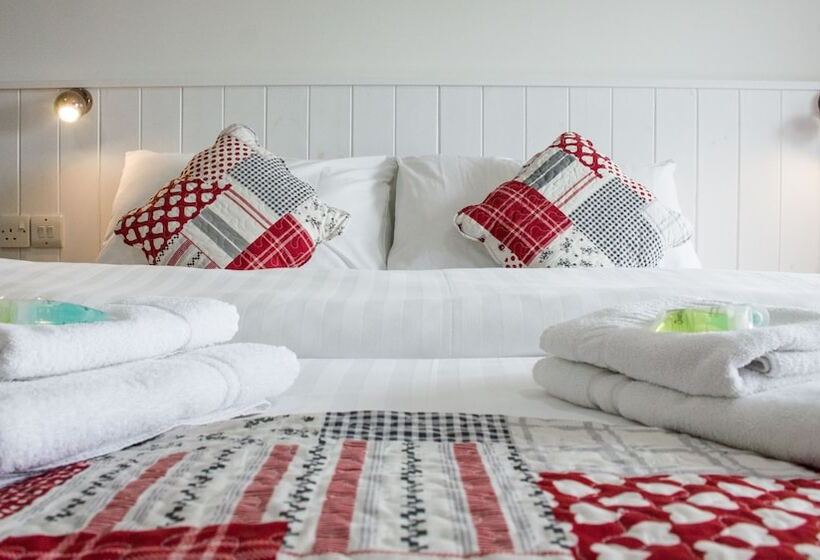 اتاق استاندارد با چشم‌انداز دریاچه, Brathay Hall   Brathay Trust