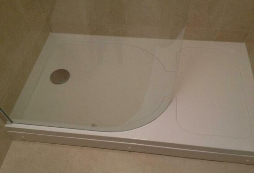 스탠다드 룸, Calcutts House