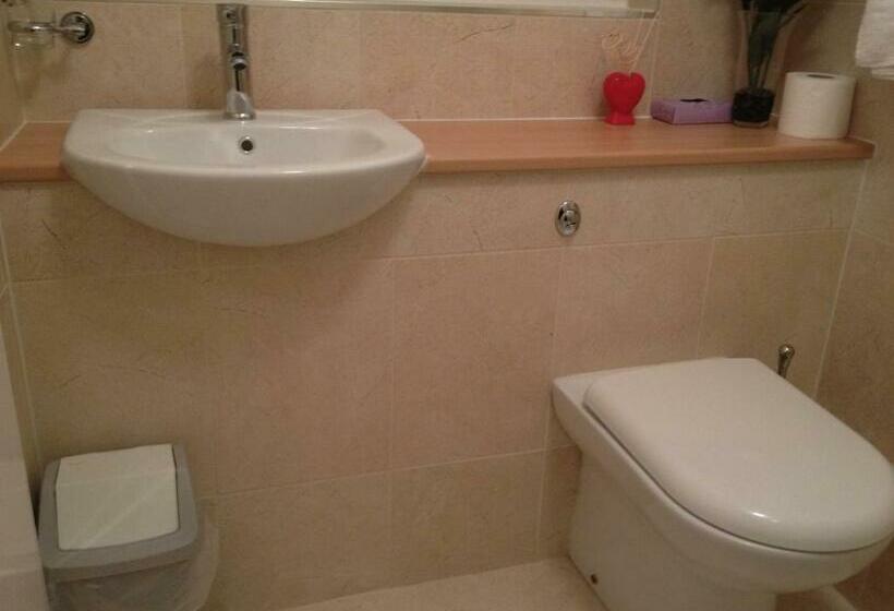 스탠다드 룸, Calcutts House