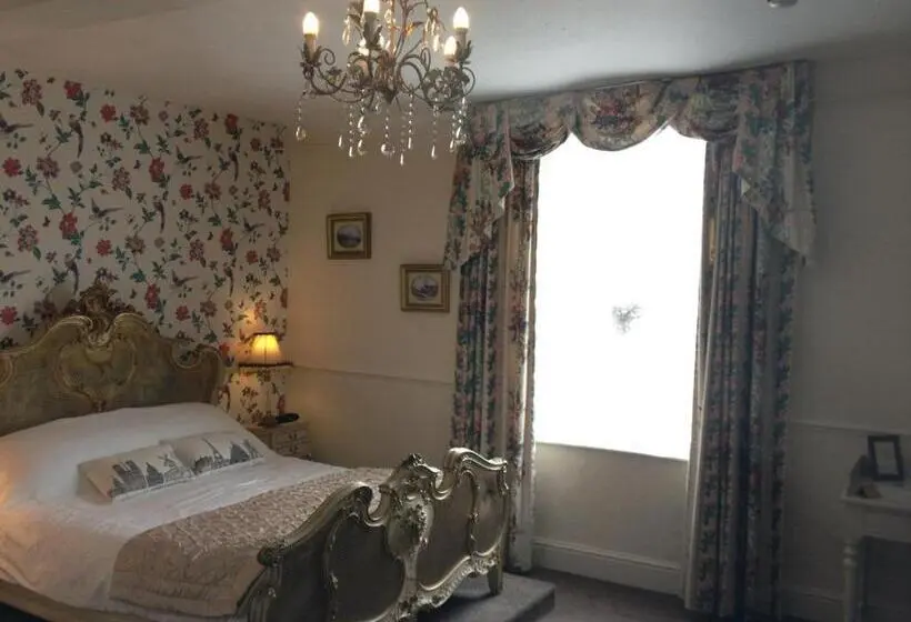 キングサイズベッドのスタンダードルーム, Calcutts House