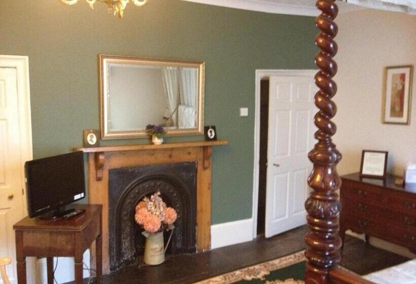 수피리어 룸, Calcutts House