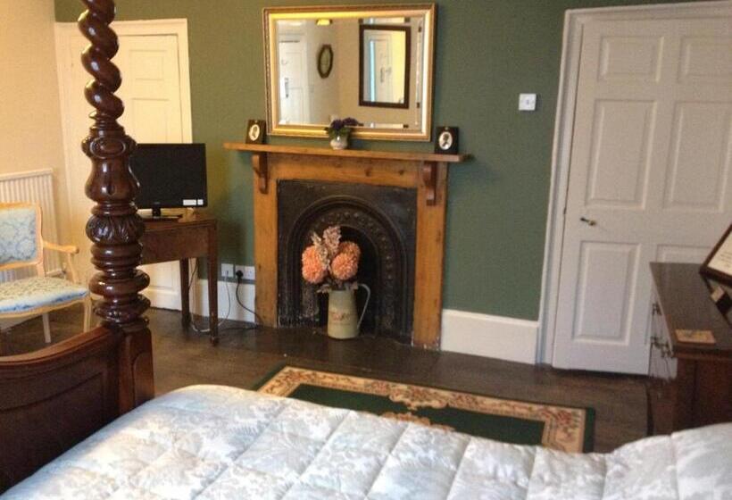 수피리어 룸, Calcutts House