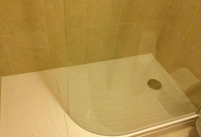 스탠다드 룸, Calcutts House