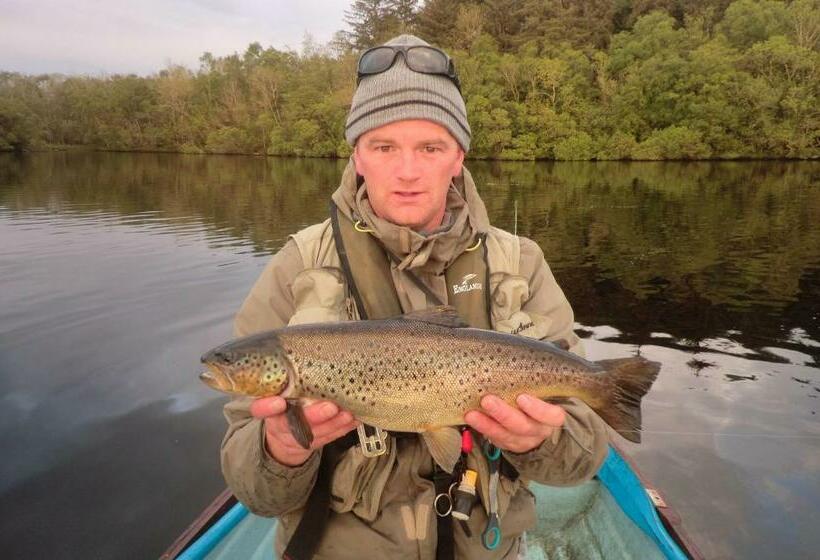 デラックスルーム, Dulrush Fishing Lodge And Guest House