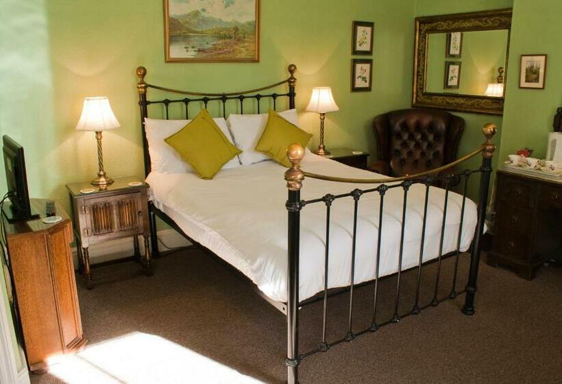 スーペリアファミリールーム, Holywell House