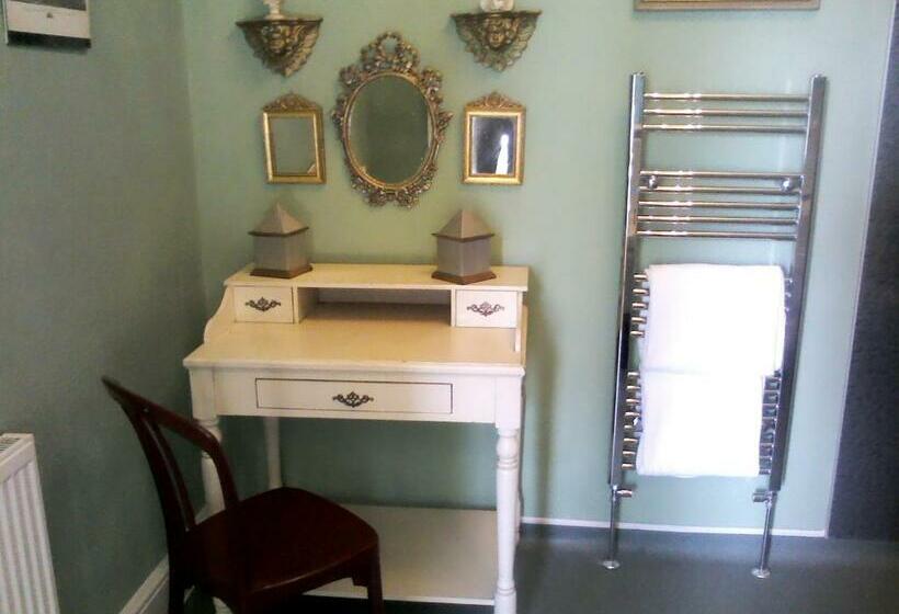 Номер Superior, Holywell House