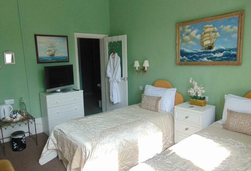 スーペリアールーム, Holywell House